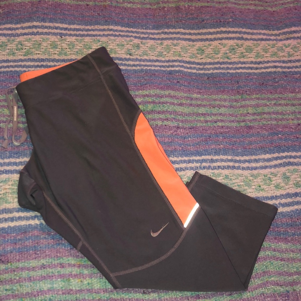 Nike capris - Picture 1 of 2